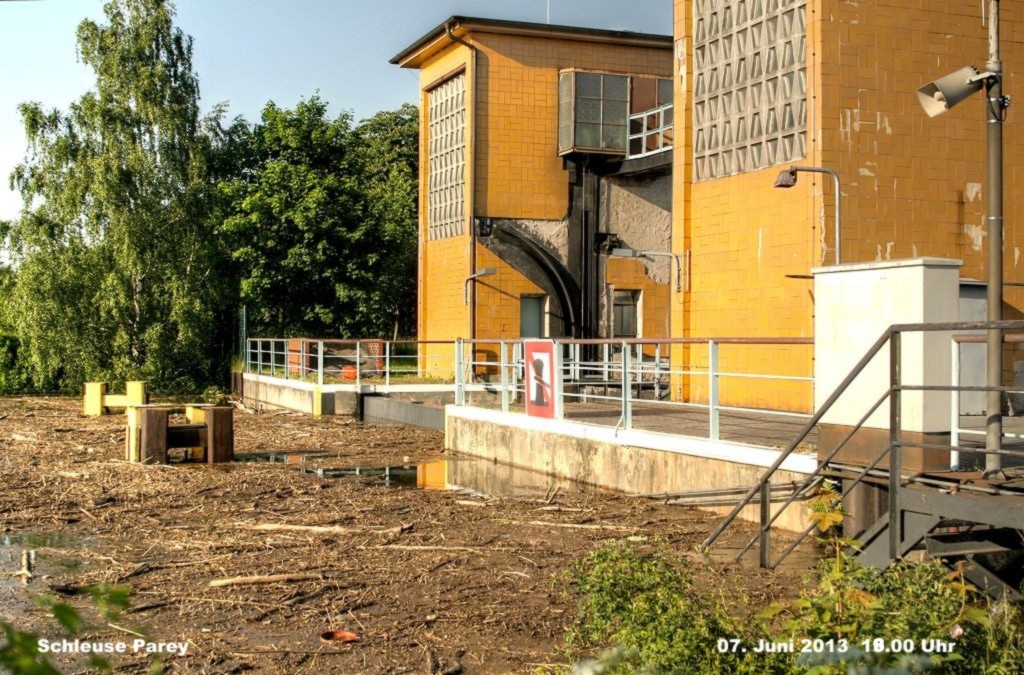 Hochwasser- 2013_06_07-007-Parey-Schleuse.jpg